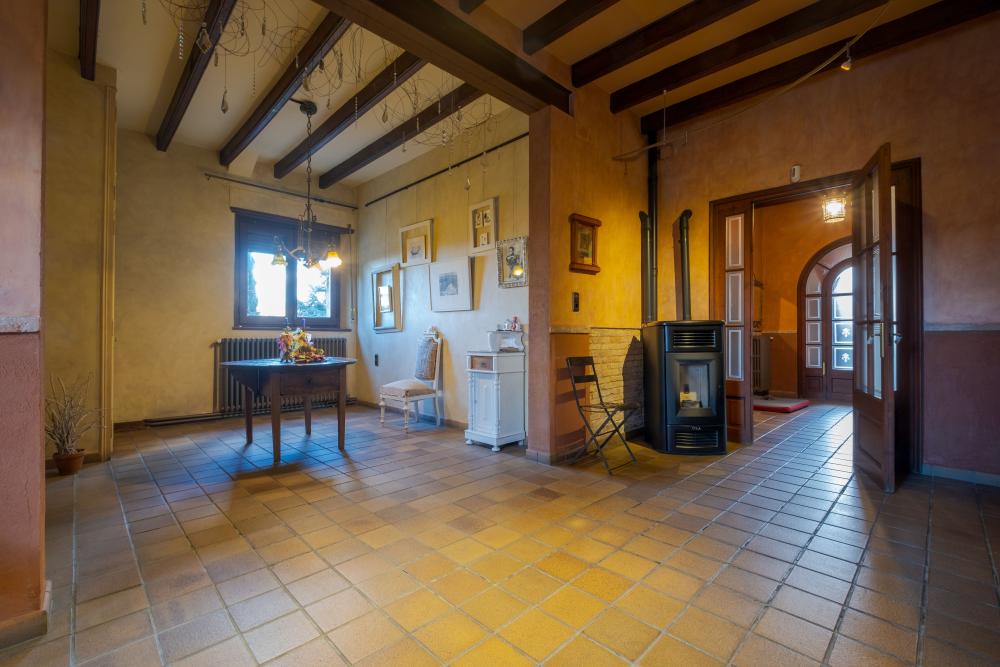  till salu hus på landet Tona Osona 8