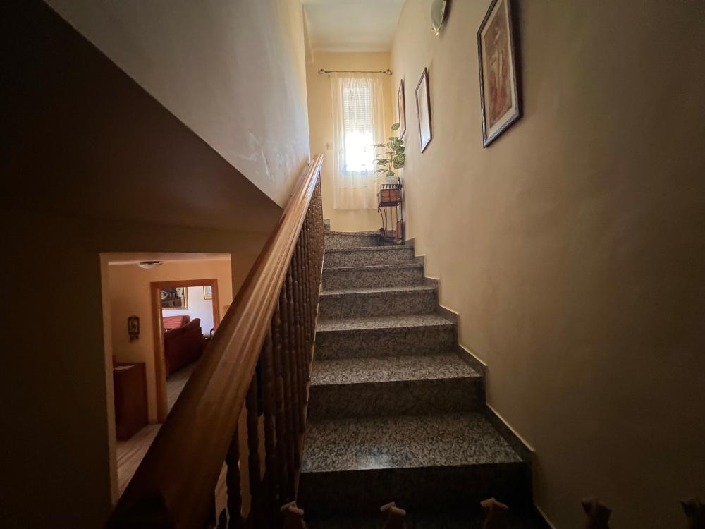  till salu hus Tozar Loja 14