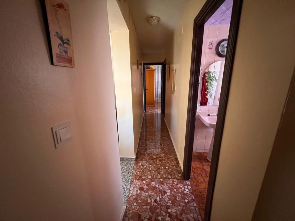  till salu hus Tozar Loja 20