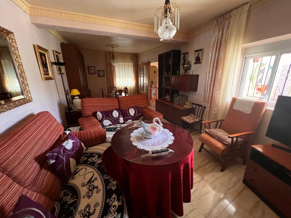  till salu hus Tozar Loja 9