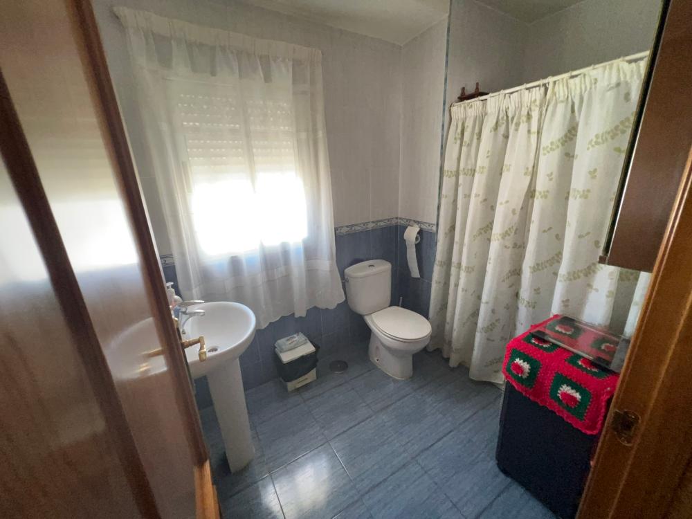  till salu hus Tozar Loja 11