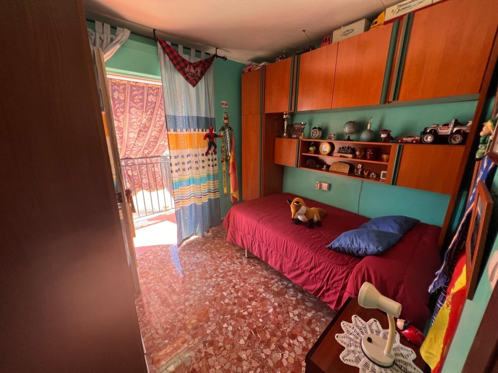  till salu hus Tozar Loja 22