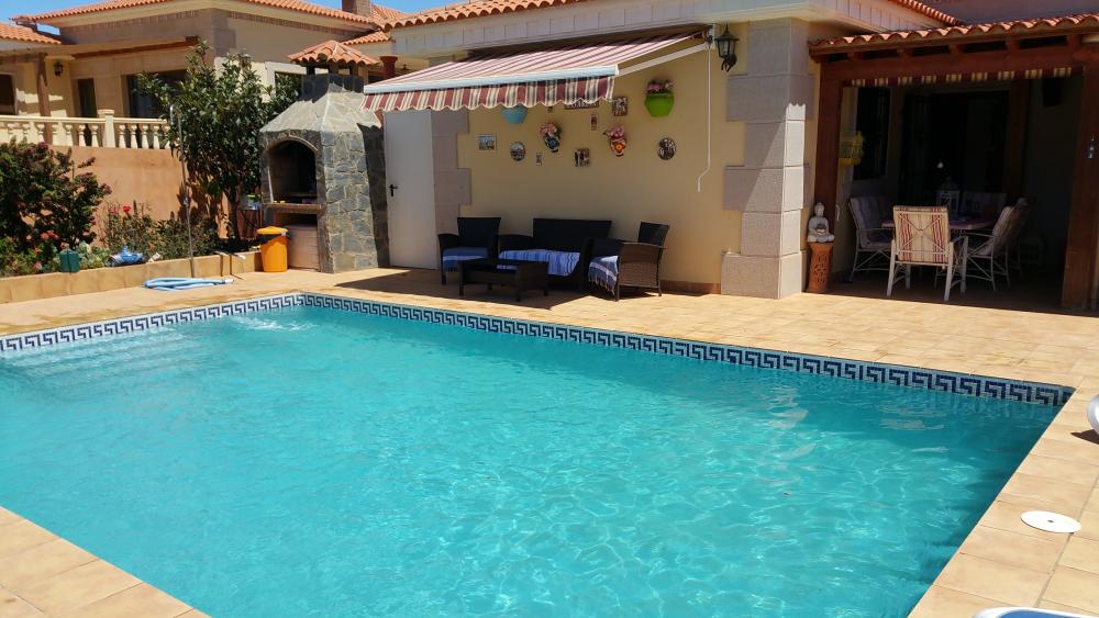  till salu villa Triquivijate Antigua 2