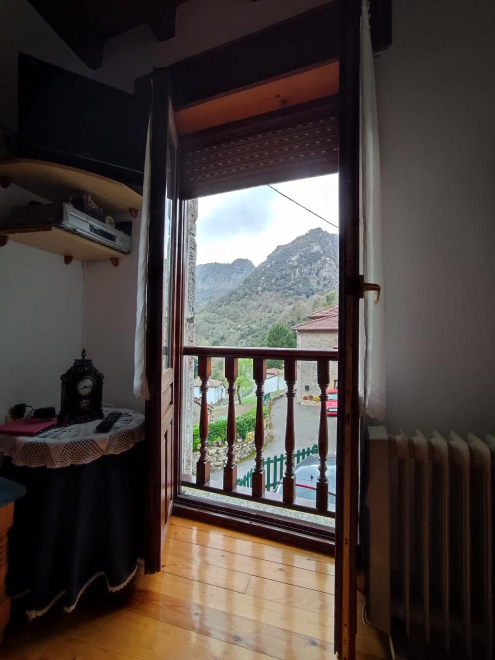  till salu hus Trescares Oriente 14