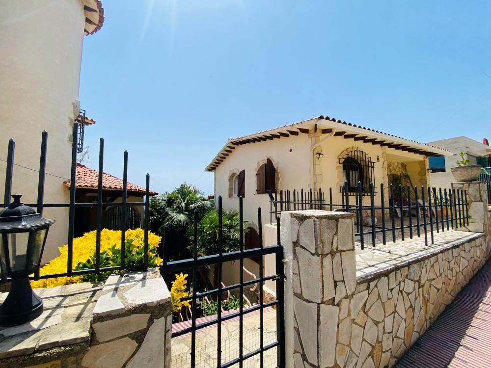  till salu hus Lloret De Mar Selva 34