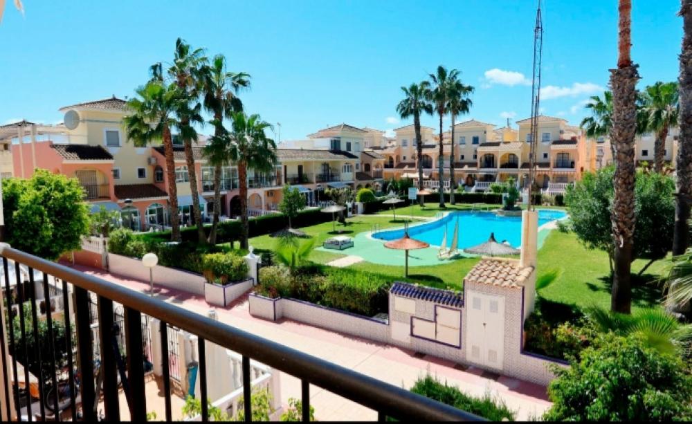  till salu radhus Playa Flamenca Baix Segura 9