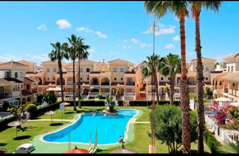  till salu radhus Playa Flamenca Baix Segura 11