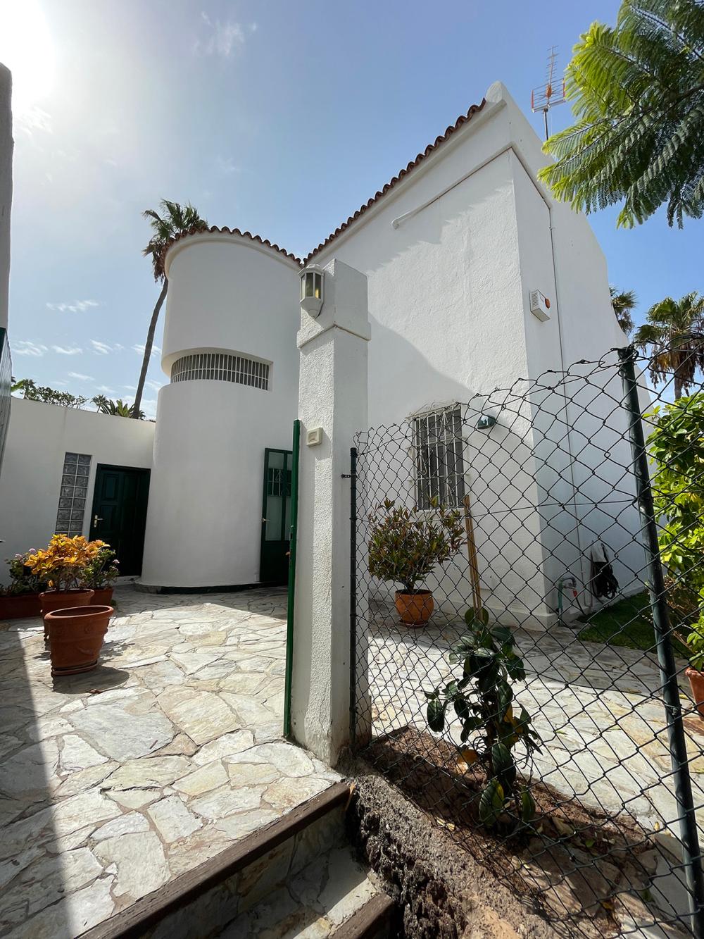  till salu villa San Eugenio Zona Sur 3