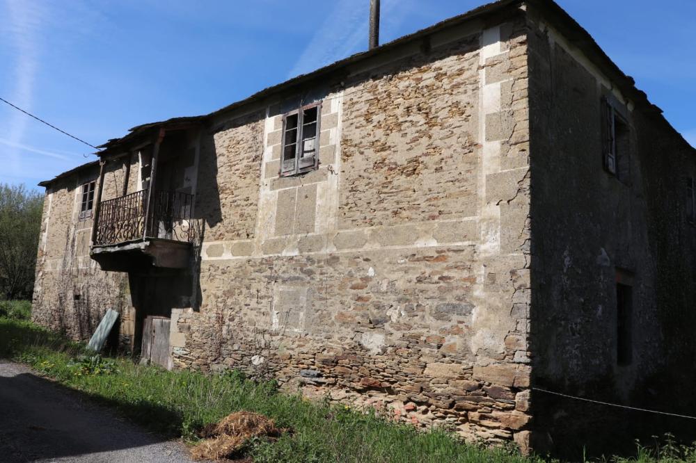  till salu hus Fonfria Meira 2