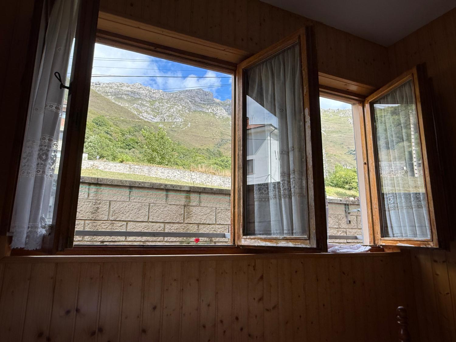  till salu radhus Arangas Oriente 4