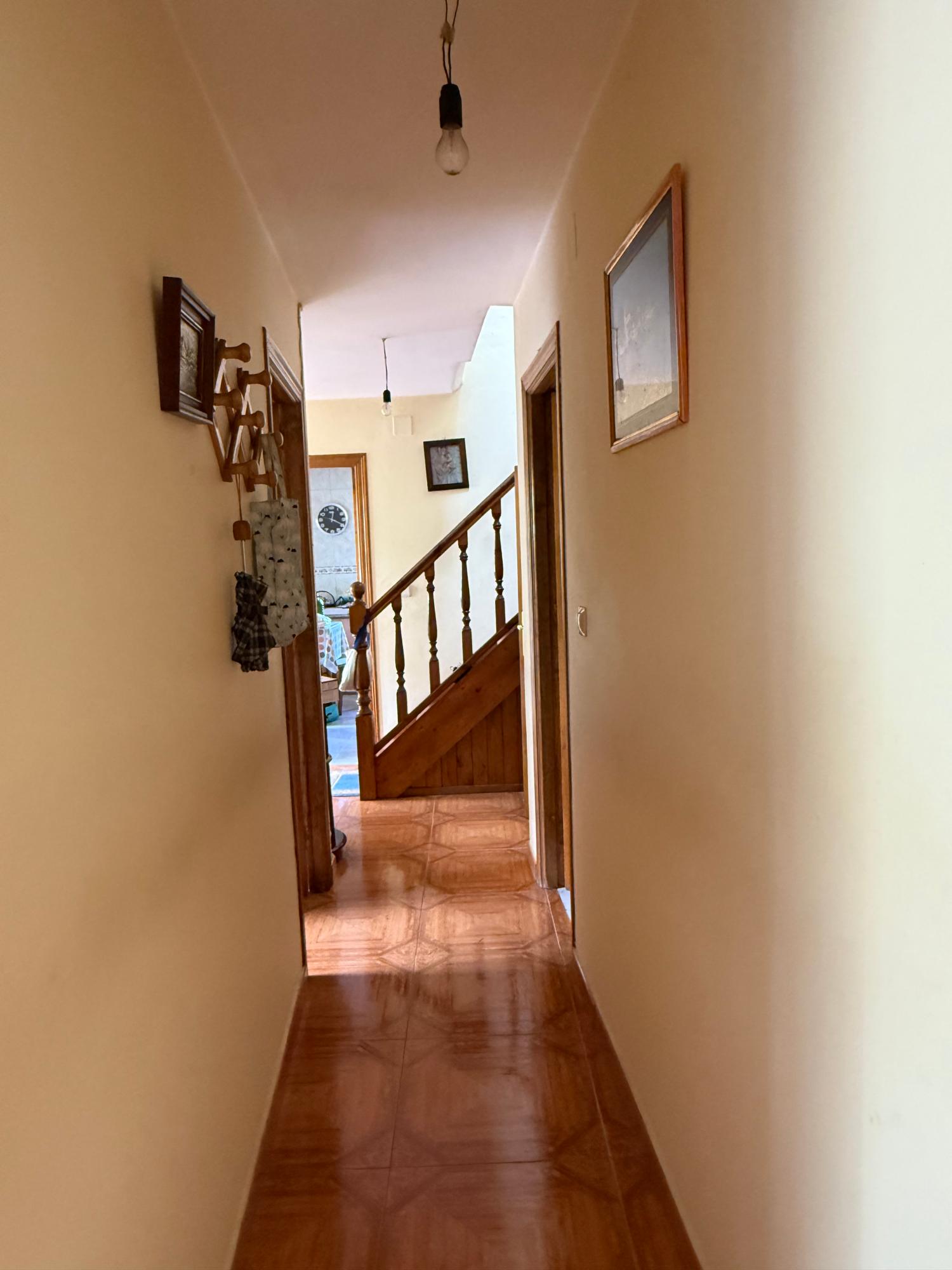  till salu radhus Arangas Oriente 5