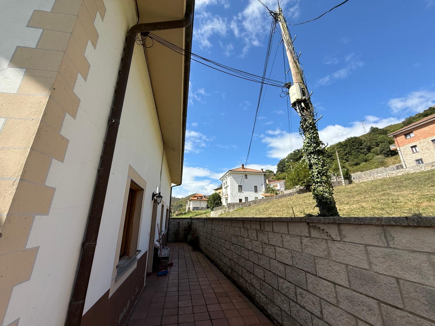  till salu radhus Arangas Oriente 17