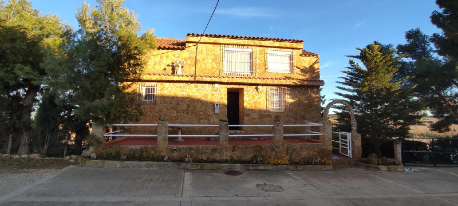  till salu hus La Higuera Monte Ibérico Almansa 1
