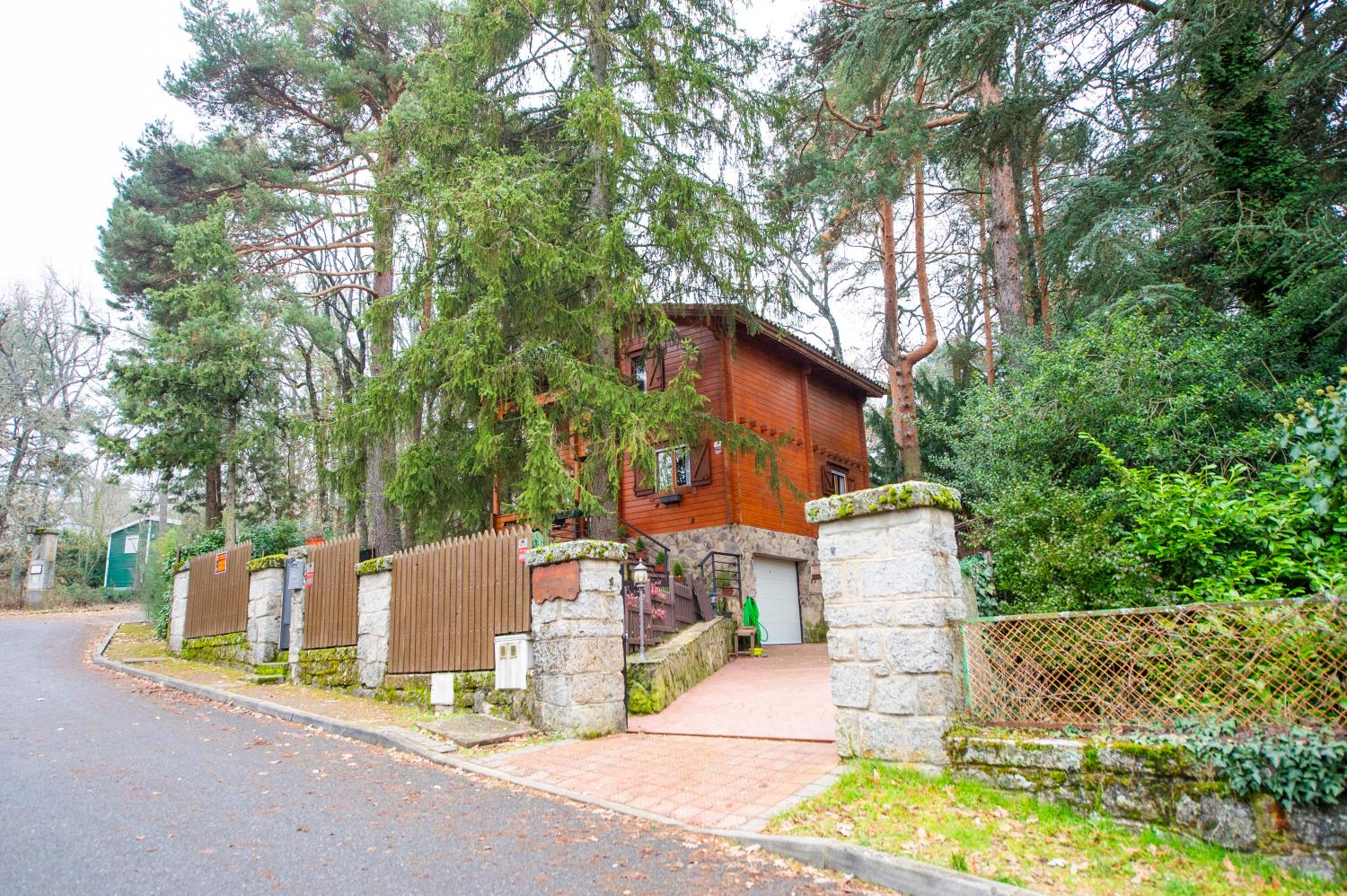  till salu villa San Rafael Segovia Sur 13