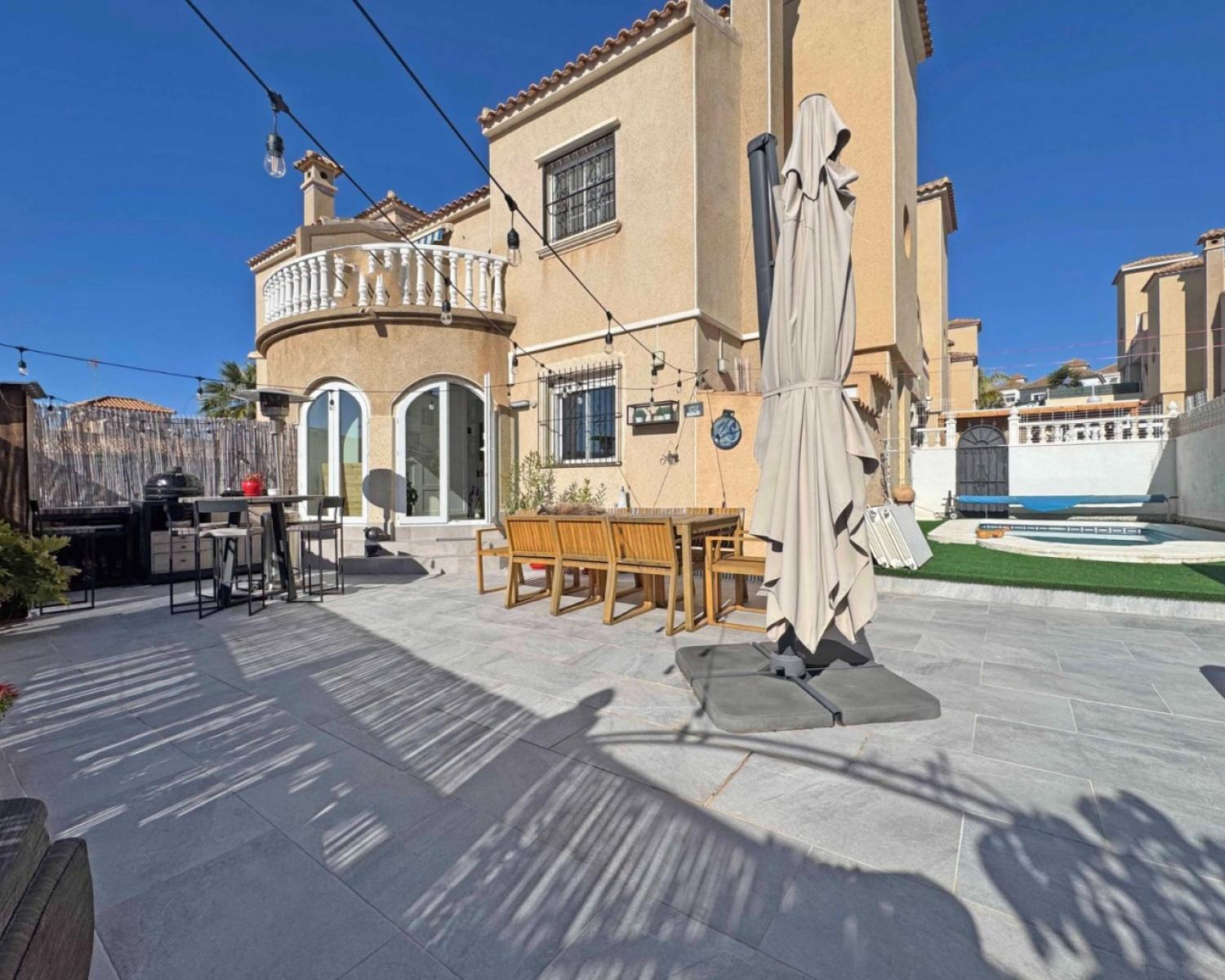  till salu hus Villamartín Baix Segura 1