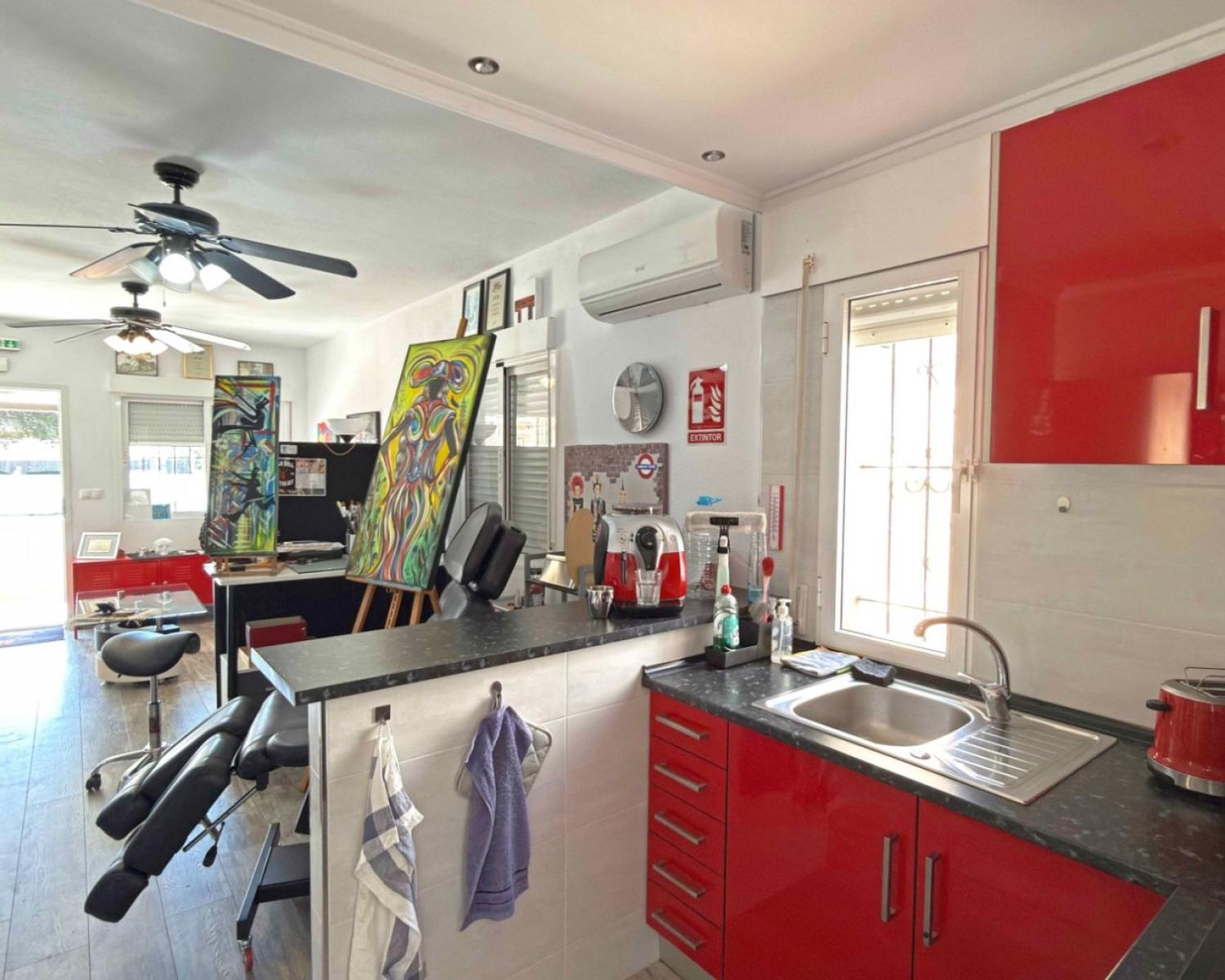  till salu lokal La Zenia Baix Segura 18