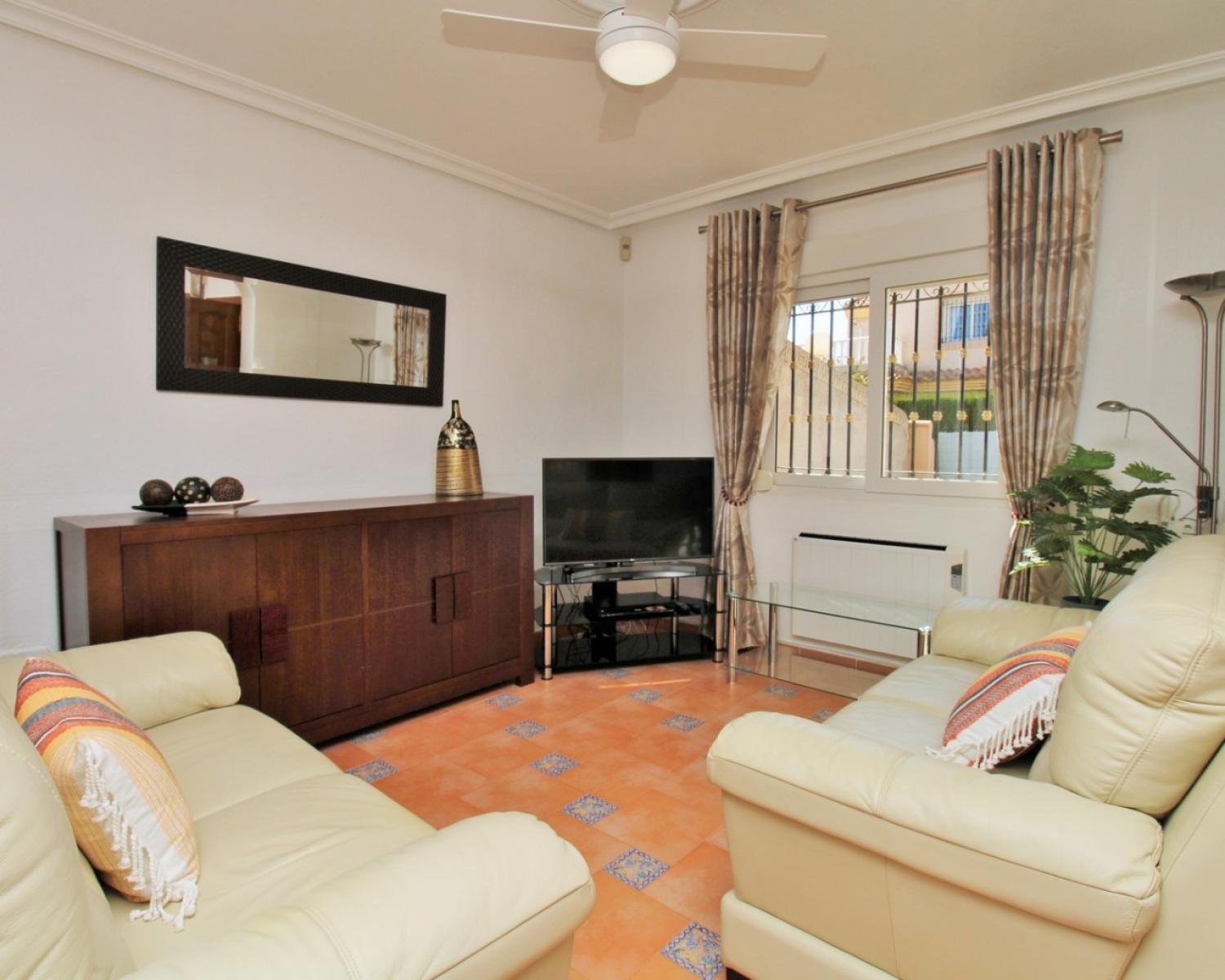  till salu hus Playa Flamenca Baix Segura 36