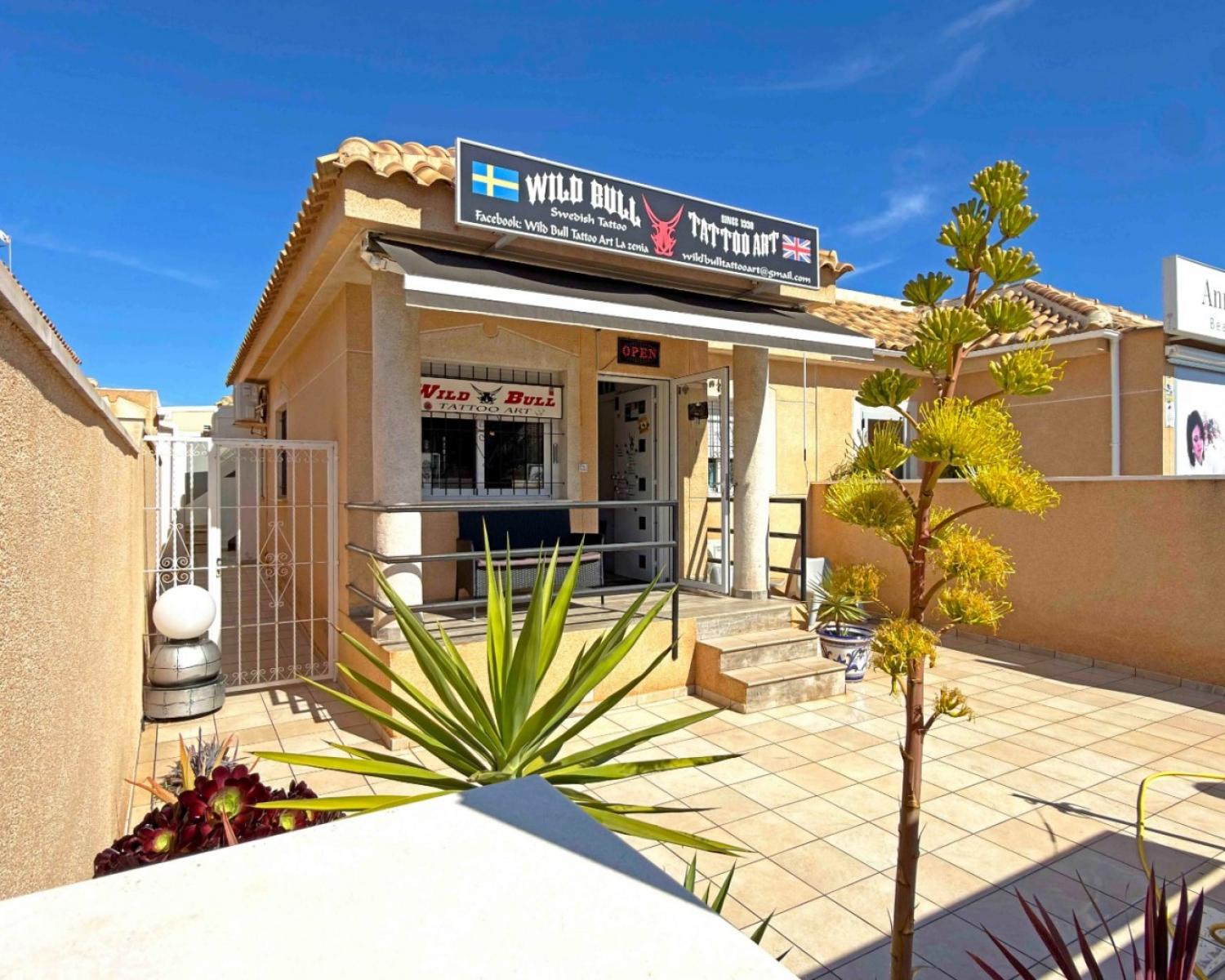  till salu lokal La Zenia Baix Segura 1