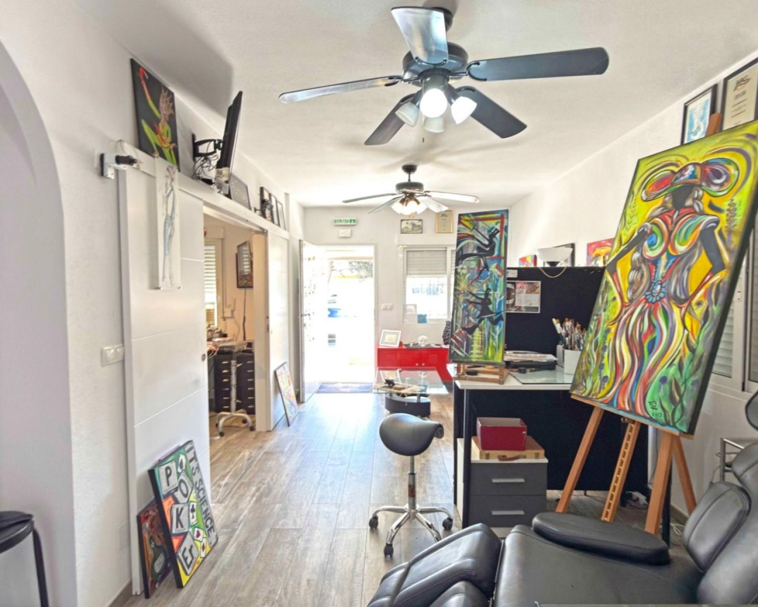  till salu lokal La Zenia Baix Segura 19