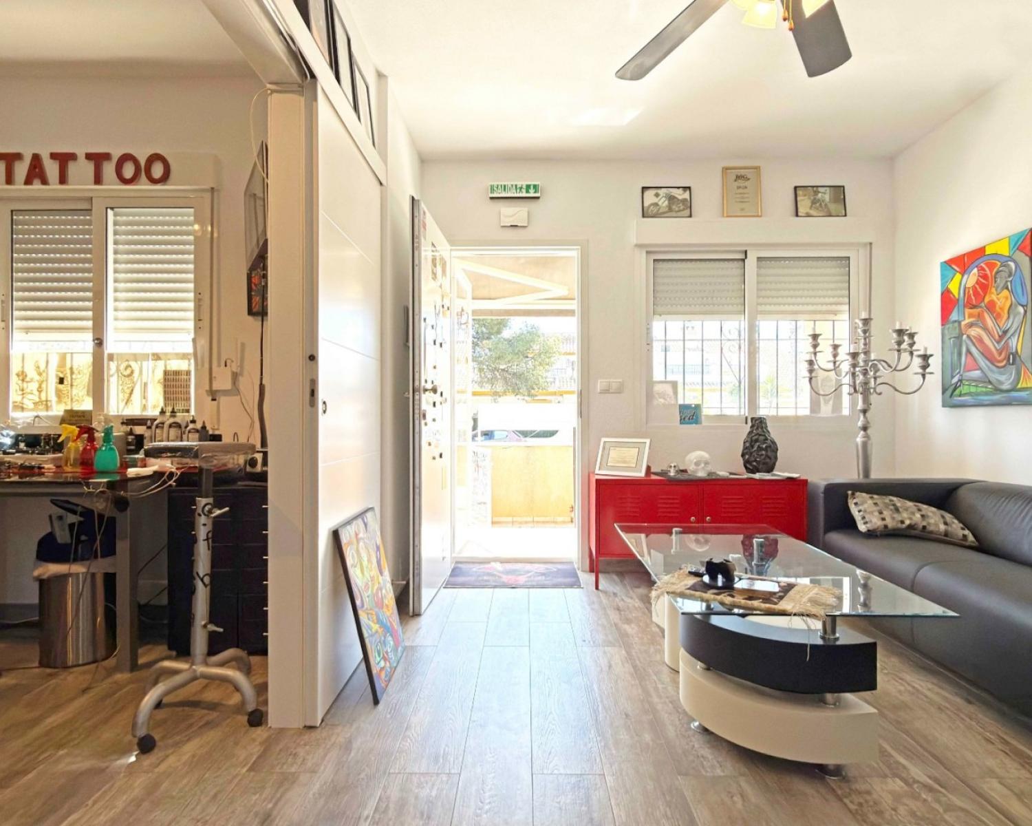  till salu lokal La Zenia Baix Segura 11