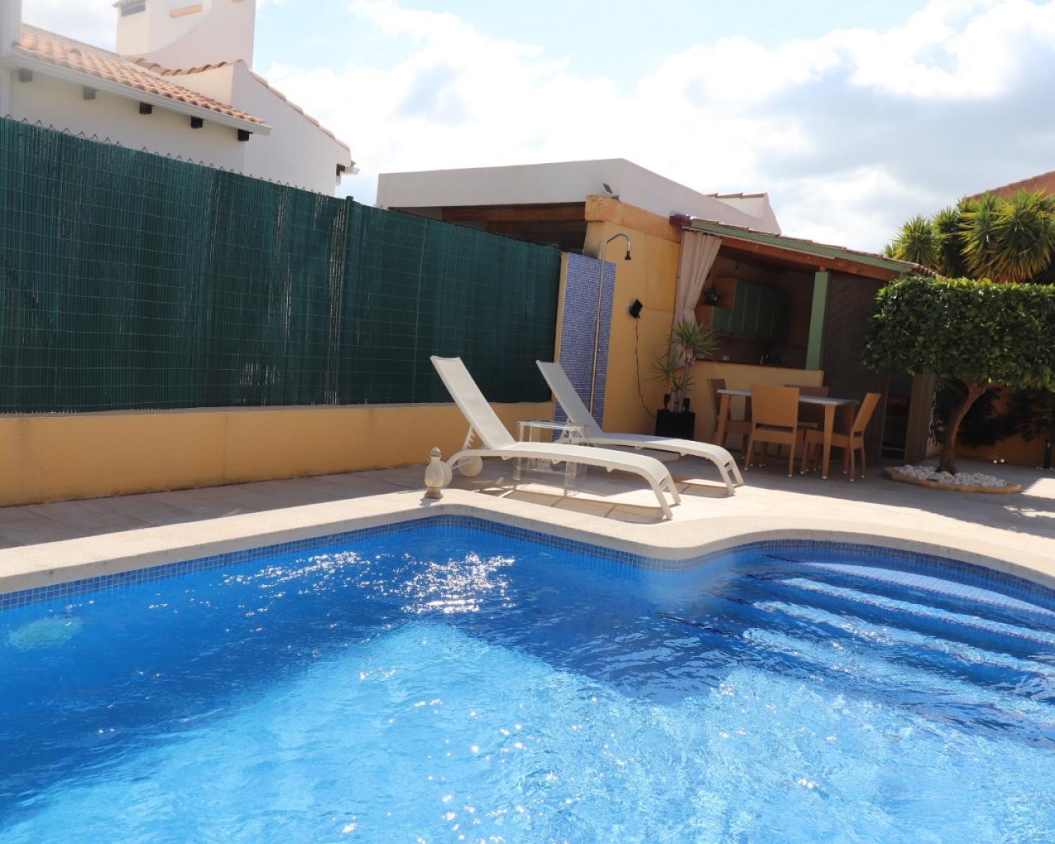 till salu villa Fortuna Oriental 37