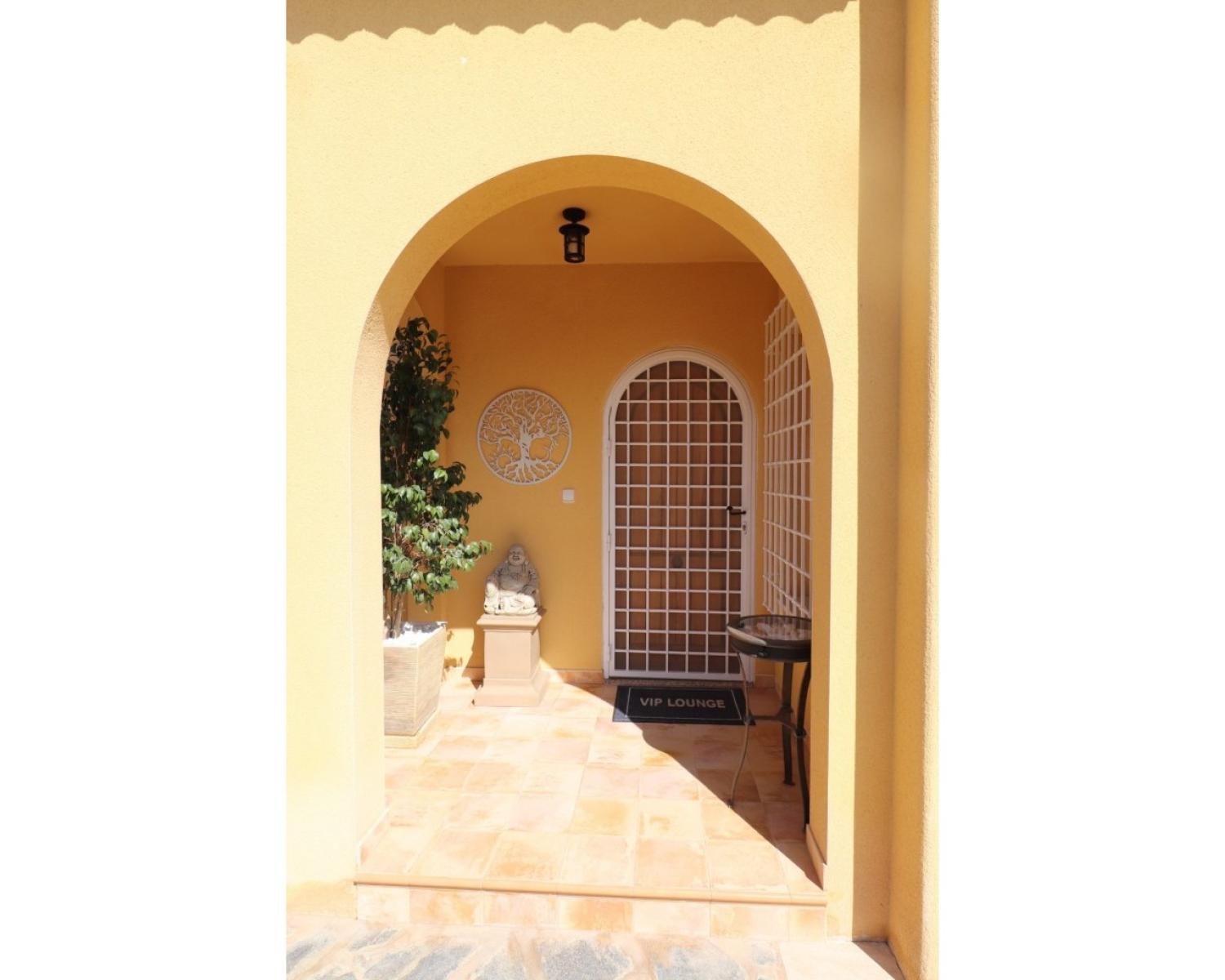 till salu villa Fortuna Oriental 24