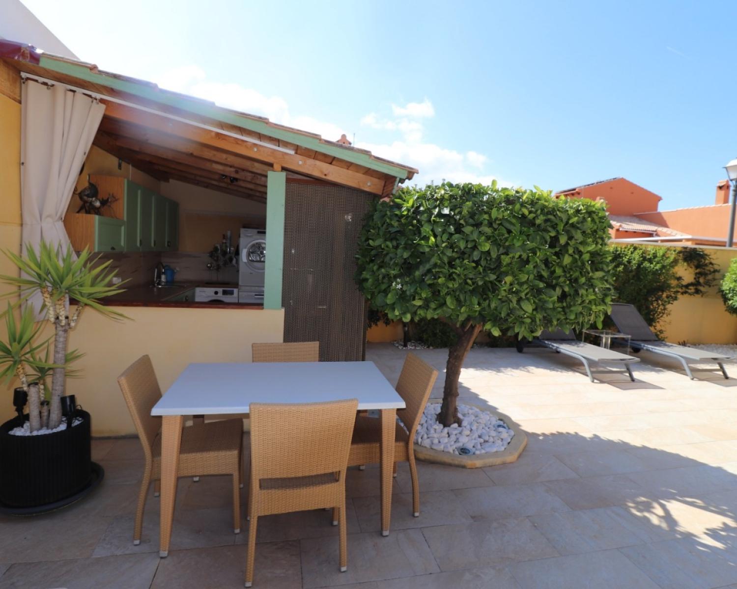 till salu villa Fortuna Oriental 32